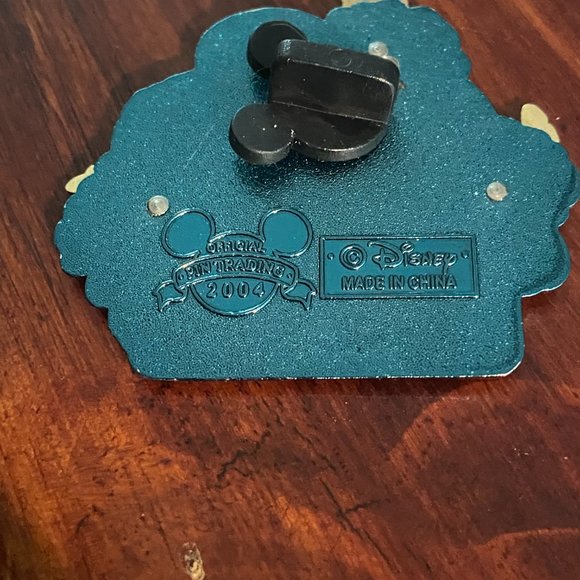 Rare 2004 Disney World Pin Stitch Donald Duck Chip Parks Pin - Picture 2 of 4